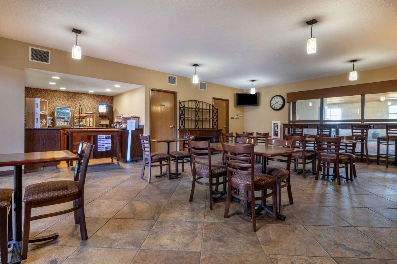 Best Western Plus Chelsea Hotel Monticello Ngoại thất bức ảnh